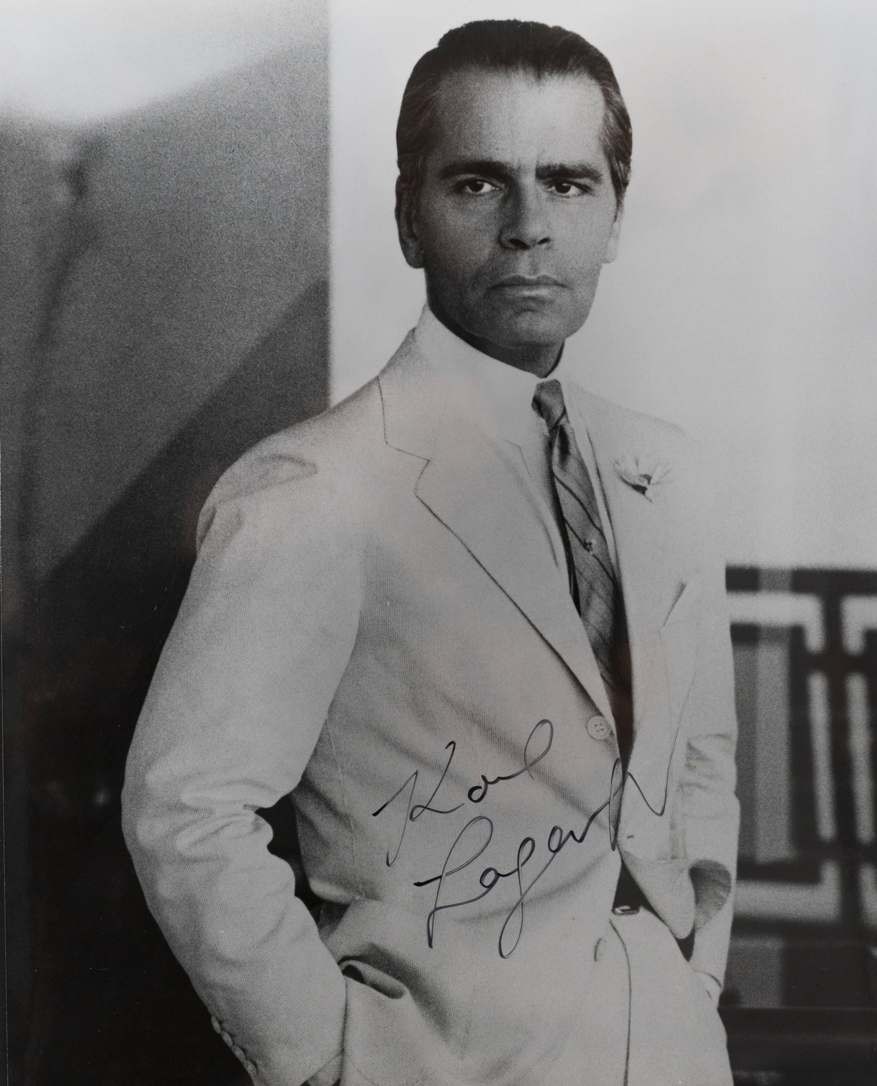 Autogramm Karl Lagerfeld 1986 - Autograph - Signed Photo of Karl Lagerfeld KL Homme, Macy's New York